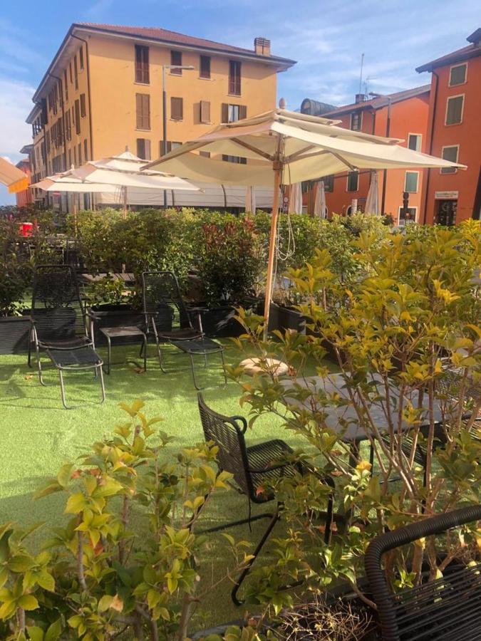 Antica Campione Rooms & Hostel カンピョーネ・デル・ガルダ エクステリア 写真