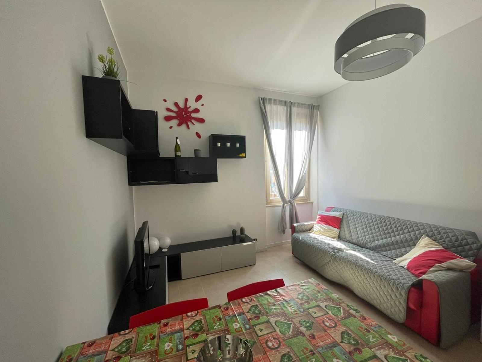 Antica Campione Rooms & Hostel カンピョーネ・デル・ガルダ エクステリア 写真